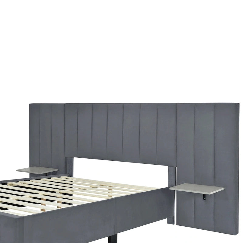 Lit plateforme tapissé double/grand format avec tête de lit et étagères latérales, velours, beige/gris/rose