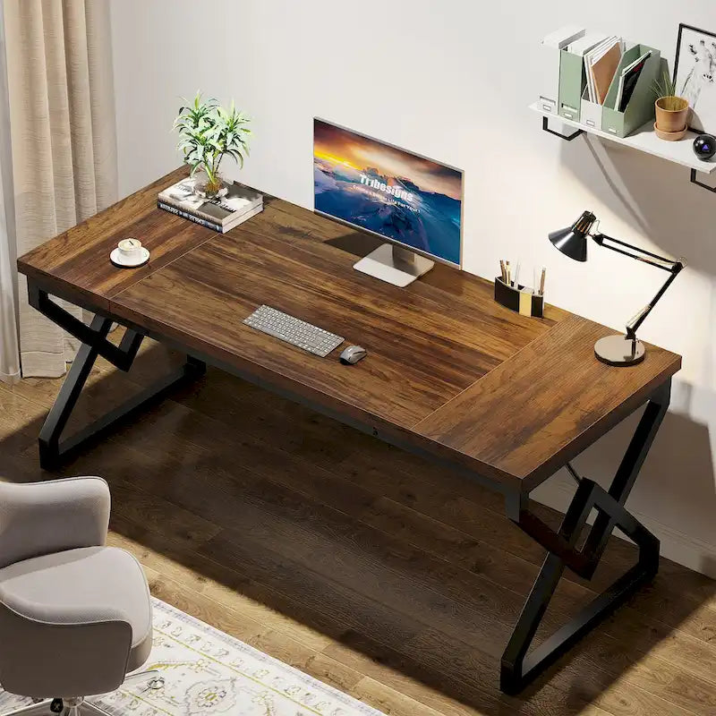 Grand bureau de 160 cm avec cadre en métal et plateau en bois